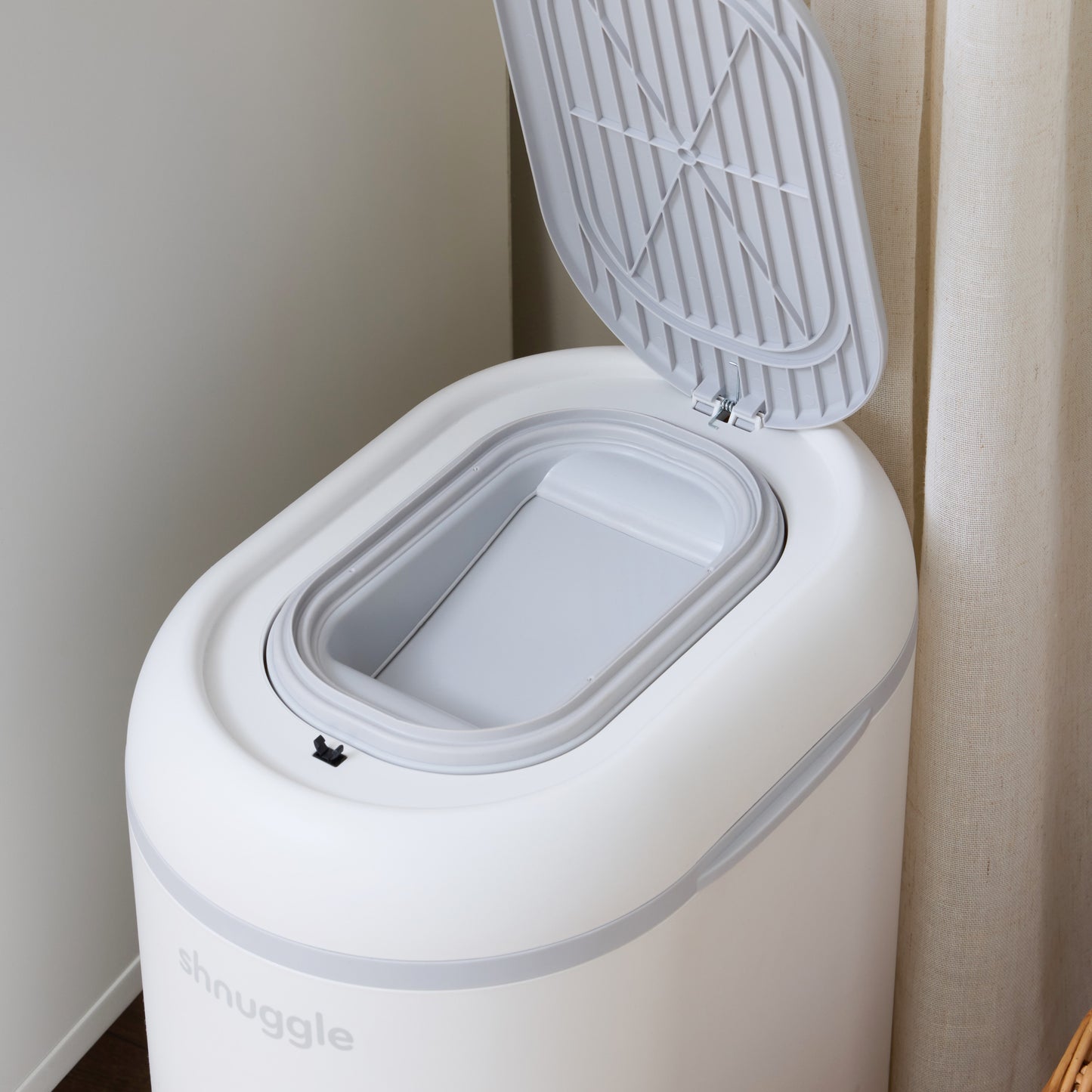 Shnuggle Eco-Touch Nappy Bin | Odour-Locking & Eco-Friendly- White/Grey