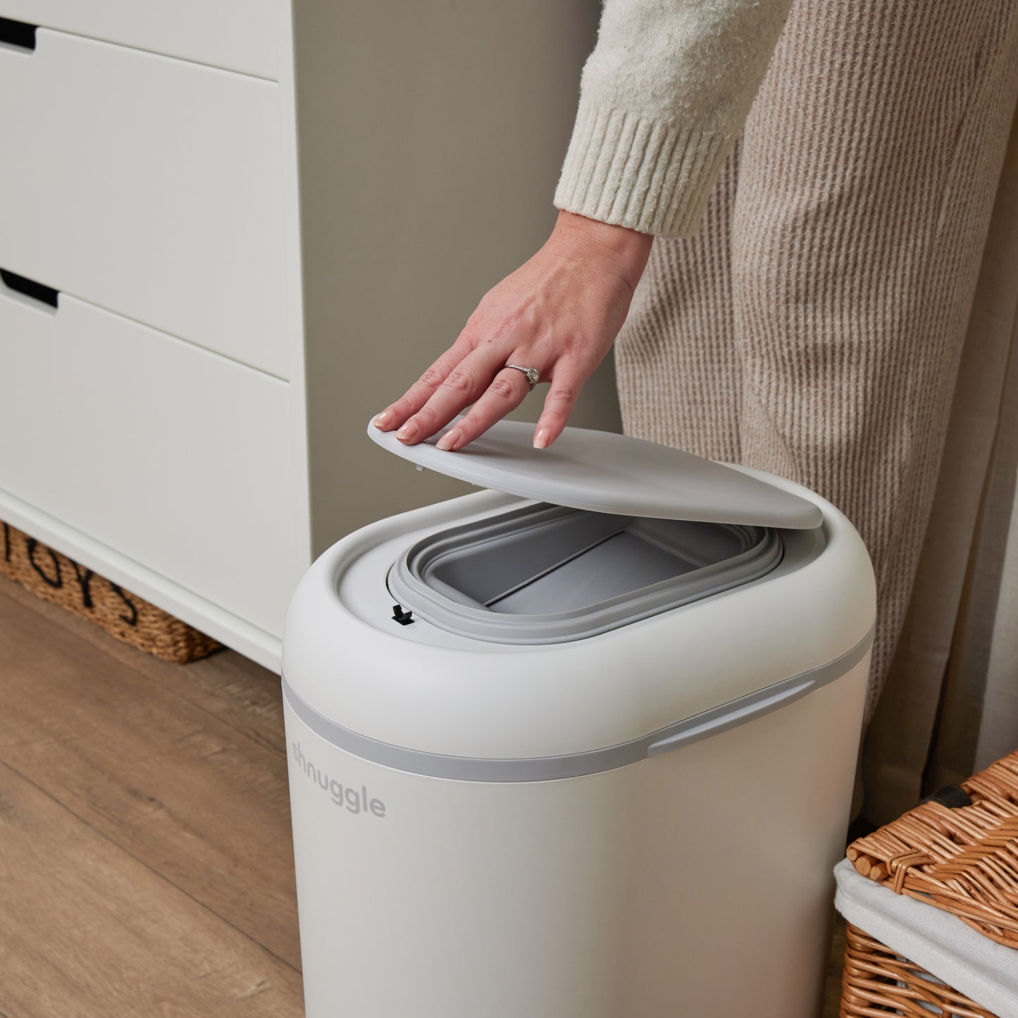 Shnuggle Eco-Touch Nappy Bin | Odour-Locking & Eco-Friendly- White/Grey