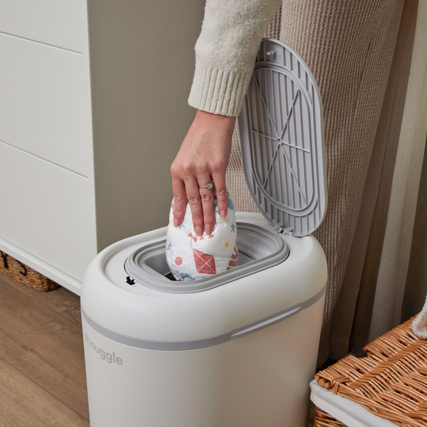 Shnuggle Eco-Touch Nappy Bin | Odour-Locking & Eco-Friendly- White/Grey