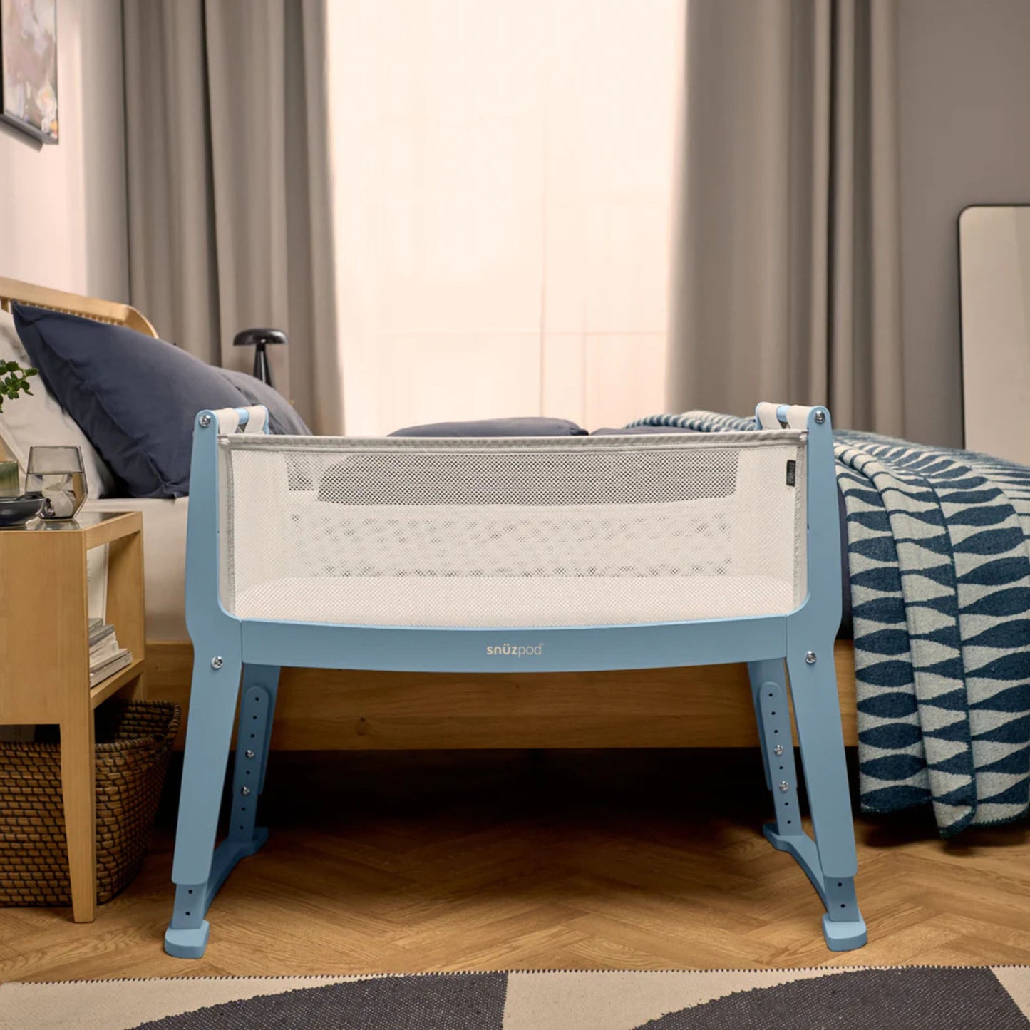 SnuzPod Studio Bedside Crib