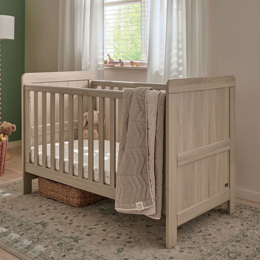 Ensemble lit bébé 3 pièces Atlas de Mama's And Papa avec commode et armoire, chêne clair