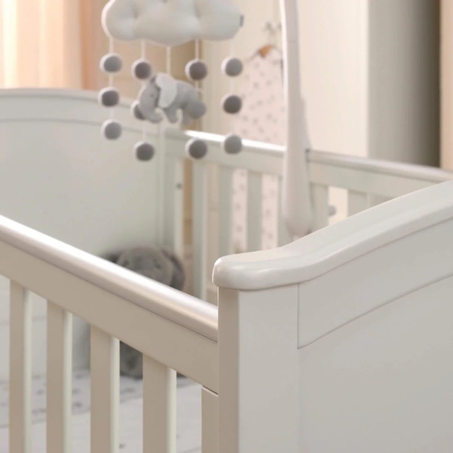 Flyn 2 Piece Cotbed Set with Dresser Changer - White