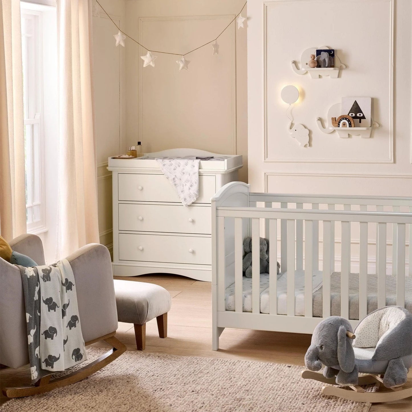 Flyn 2 Piece Cotbed Set with Dresser Changer - White