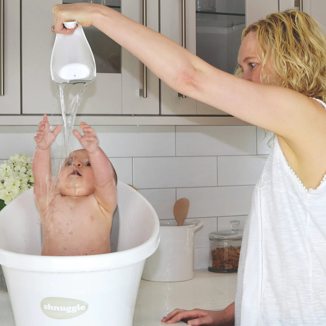 Shnuggle Washy Bath Jug – Gentle, Tear-Free Hair Rinsing